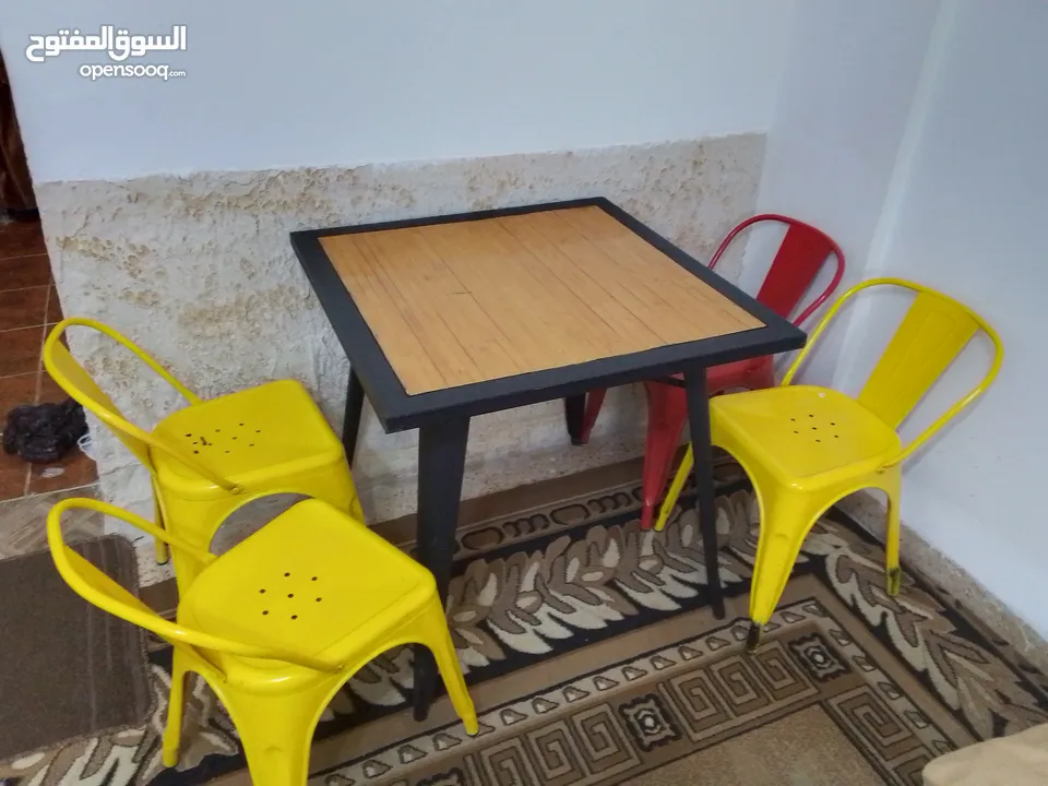 ثلاجة عرض ممتازه للبيع وتبريد ممتاز شغاله وما ناقصها شي ممتازه لا تحتاج صيانة