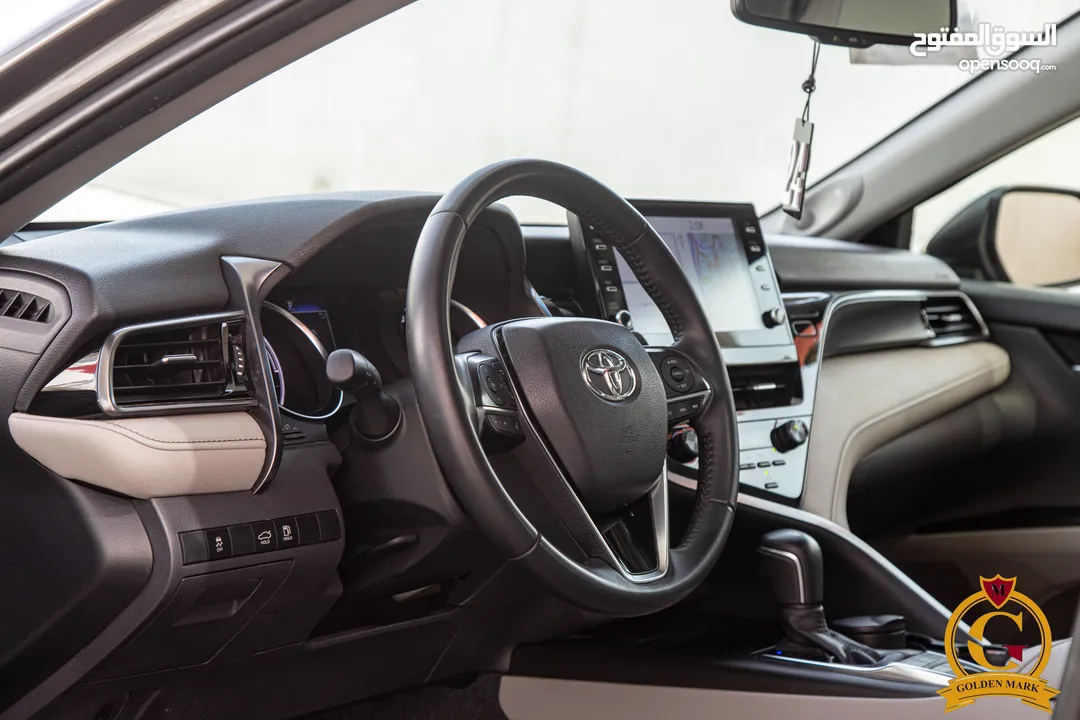 Toyota Camry Gle 2024  السيارة وارد و كفالة الشركة و قطعت 16,000 كيلو
