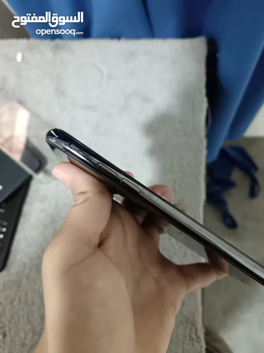 آيفون XS MAX 256 GB قابل للتفاوض(اقرأ الوصف)