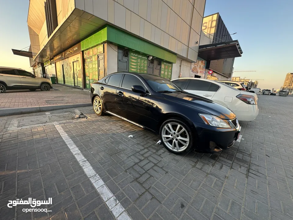 Lexus is 250 2008