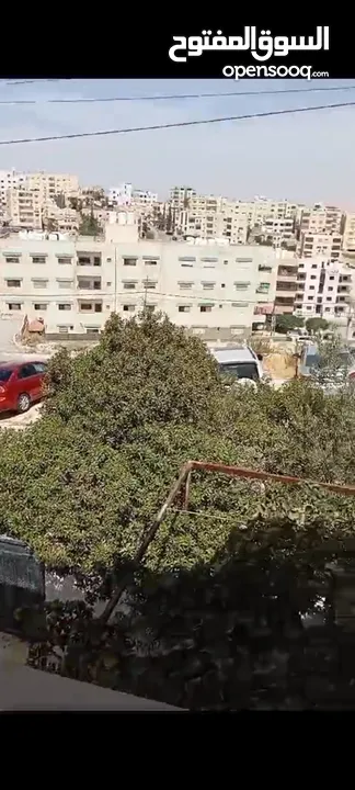 شقه من فيلا(غير مفروشة )للايجار طابق اول ب 360 ويوجد شقة صغيره طابق ارضي مدخل مستقل (غير مفروشة)150د