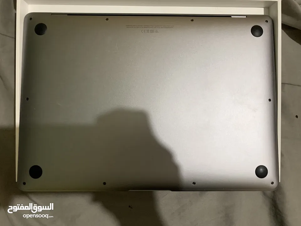 للبيع او للبدل  Macbook air 2020 core i3