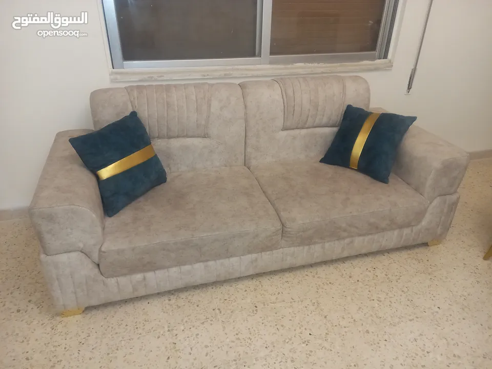 طقم كنب مستعمل بحالة الوكالة للبيع