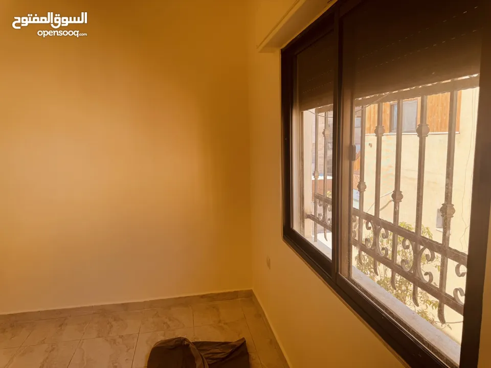 شقه مفروشه