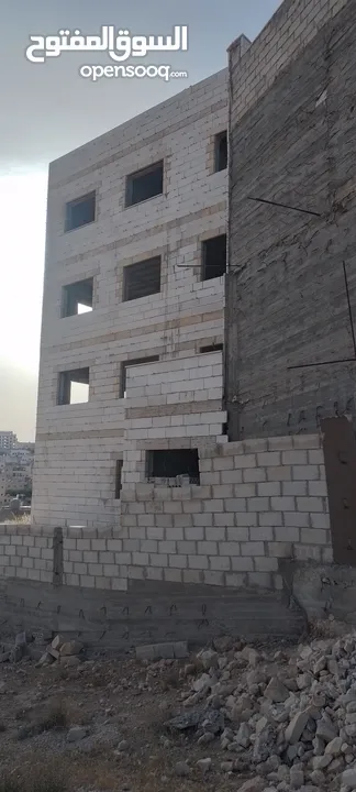 عماره سكنيه في صالحية العابد مكونه من أربع طوابق  وكراج وبئر ماء 60 متر وكوشان مستقل جميع الخدمات