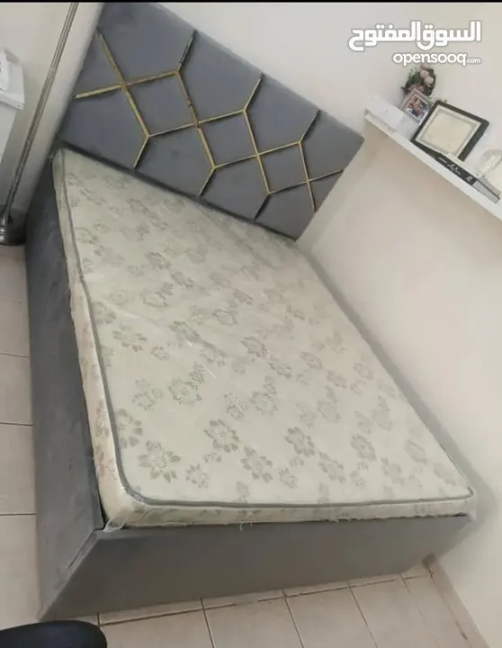 I selling new 180/200 king size bed with medical mattress