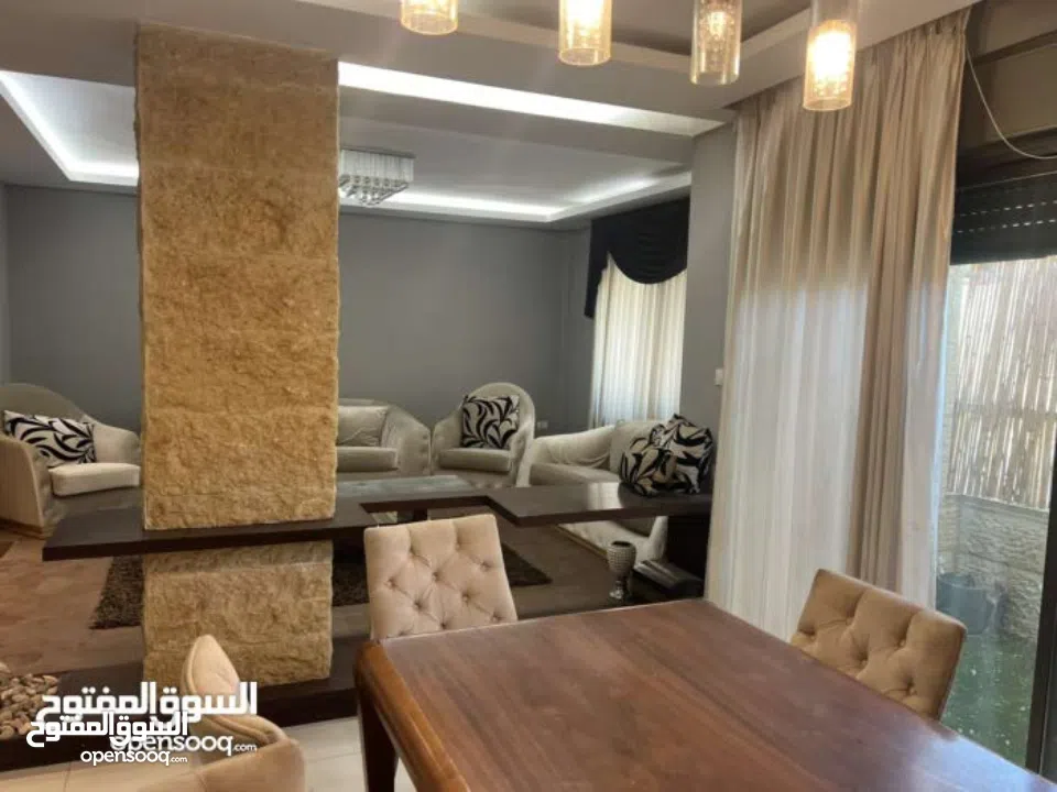 شقه للبيع مساحه 150ثلاث غرفة نوم حمامين بلكونتين صالون صاله مطبخ طابق ثالث اصنصين