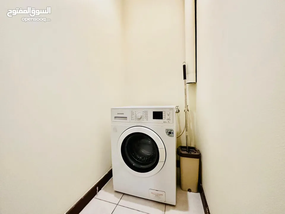 For rent in Juffair 2 bhk unlimited ewa للايجار في الجفير شقه غرفتين شامل بدون لمت