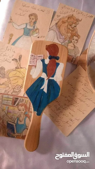 فرش شعر مرسوم عليها حسب الطلب ويتوفر رسم اشخاص مناسبة ك هدية رح يحبوها كتير سعرها رخيص بس بتصنع اثر