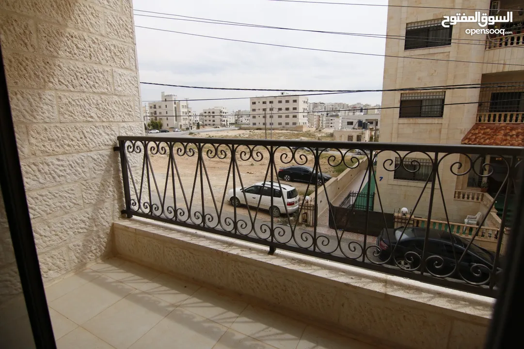 من المالك في ابو نصير ارضي مع ترس لقطة  شقة جديدة من المالك