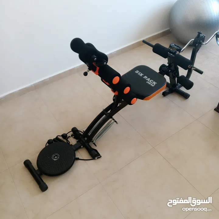 جهاز رياضي للنحت البطن  وله عدة استخدامات
