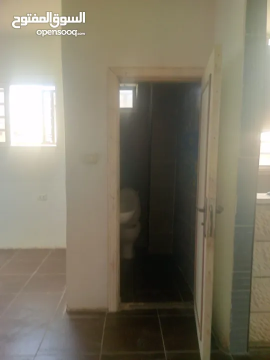 شقه صغيره للإيجار لعرسان الزرقاء /الرصيفه حي القادسيه