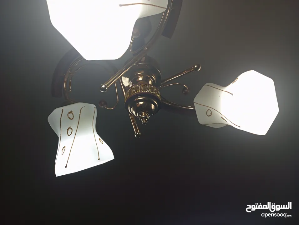 ثريا ثلاثية