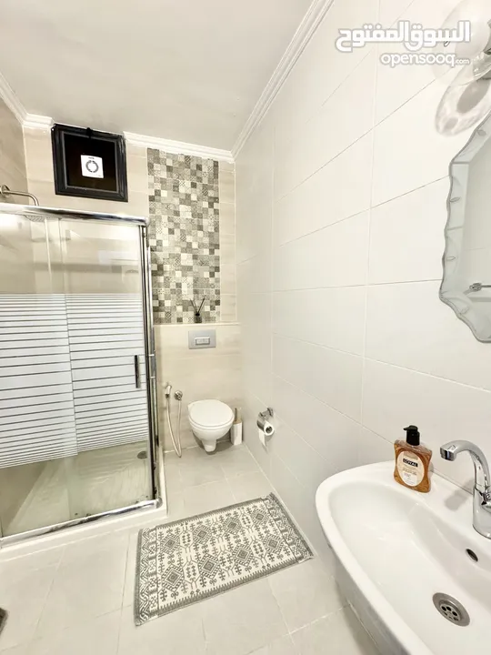 شقة للإيجار في عين منجد