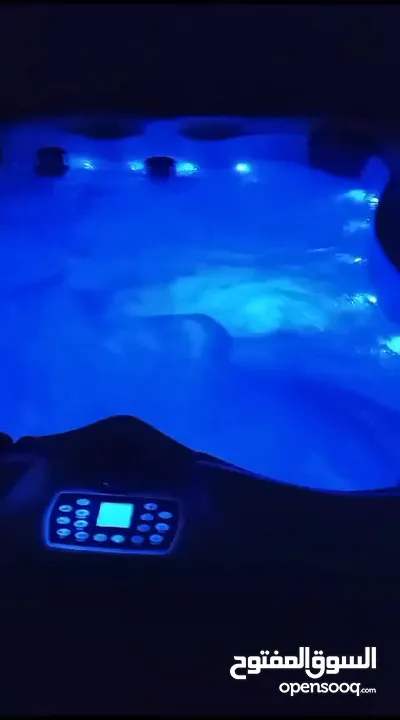 جاكوزي مستخدم للبيع  بحاله ممتازه