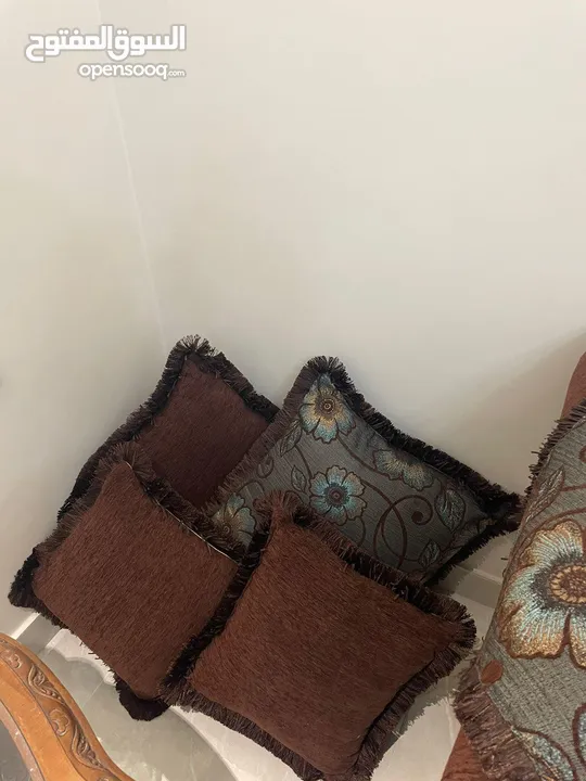 طقم كنب ضيوف شبه جديد
