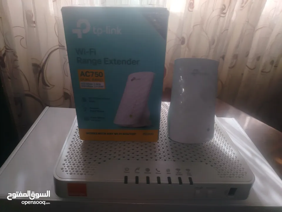 راوتر فايبر بزبط يكون مقوي اشارة عدد 2 + مقوي شبكة tp-link جميع الاجهزة بحالة ممتازة