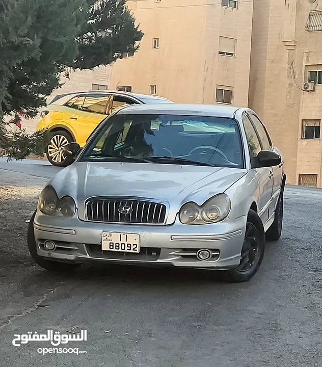 سيارة هونداي سوناتا 2002 للبيع لون سلفر