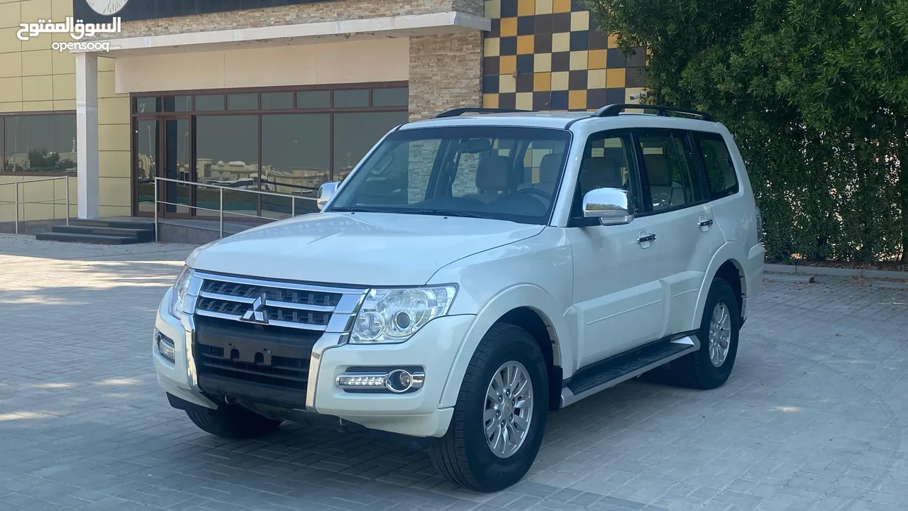 MITSUBISHI PAJERO GLS GCC CLEAN CAR MODEL 2013