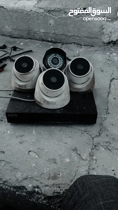 اربع كاميرات مع الجهاز