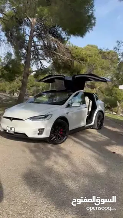 Tesla performance 2019  Sport 700 hp  0-100 km in 2 seconds  For sell 36500 قابل للتفاوض