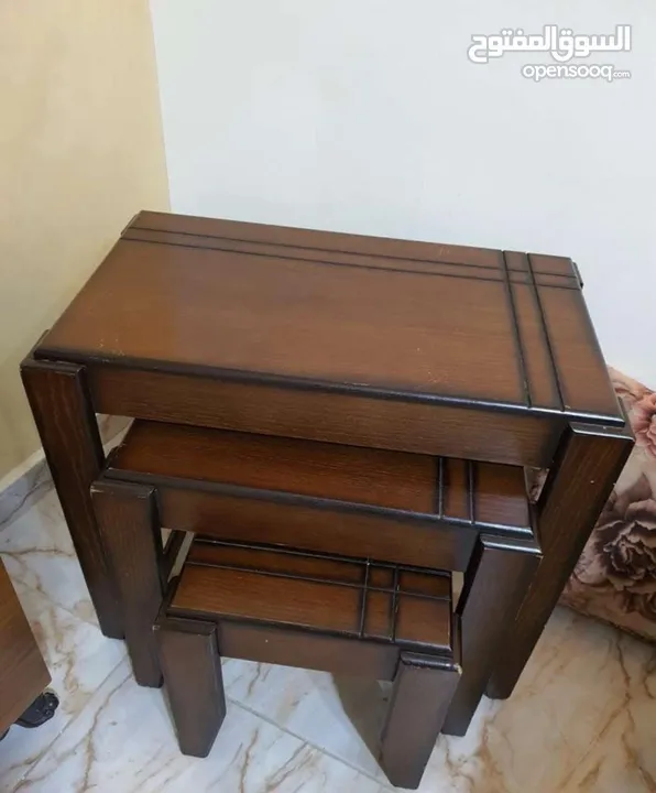 طاولات خشب مع طاولات درج هدية