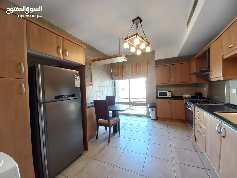 شقة مفروشة للإيجار 200م2 ( Property 19446 )-174847803