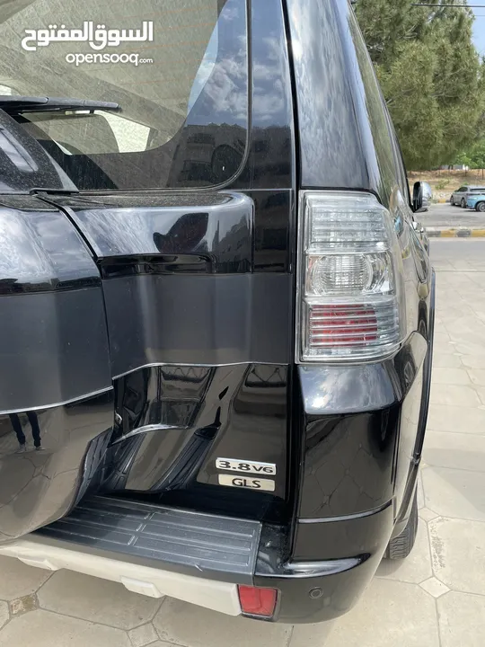 Mitsubishi Pajero 2016 Black