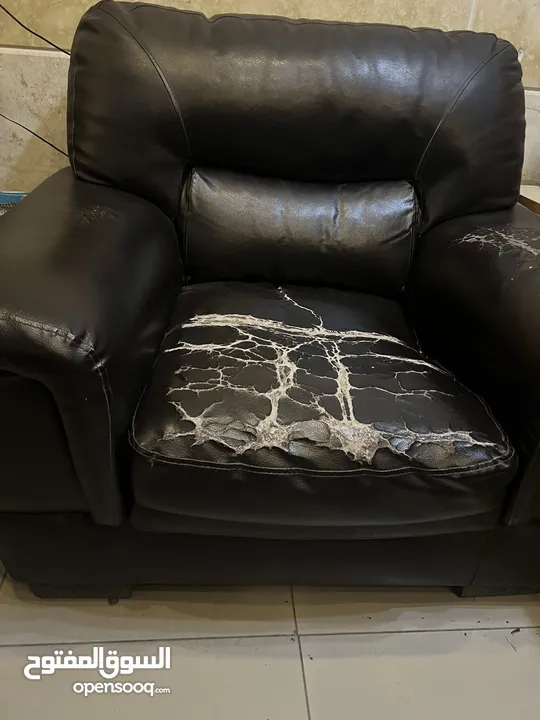 طقم جلوس جلد للبيع Leather living room set for sale