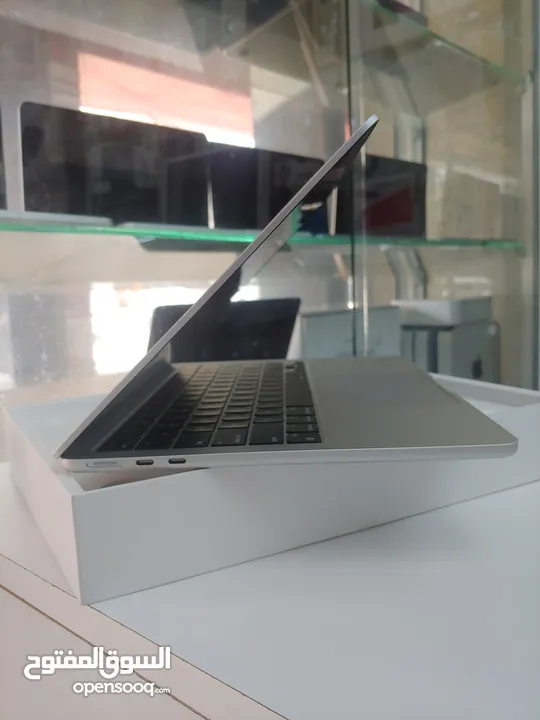 MacBook Air 2022 M2 16GB Ram 256GB SSD لابتوب ابل