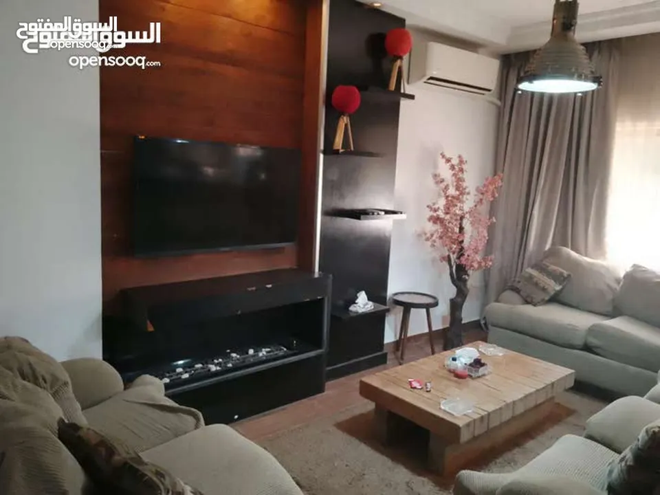 شقة مفروشة فاخرة للايجار الشهري او السنوي موقع مميز اثاث فخم قريبة تبعد 500 م3 عن بوليفارد العبدلي