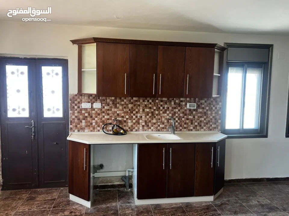 مطبخ مستعمل مع الشايش ... مفكوك وجاهز ... بيرنبالا