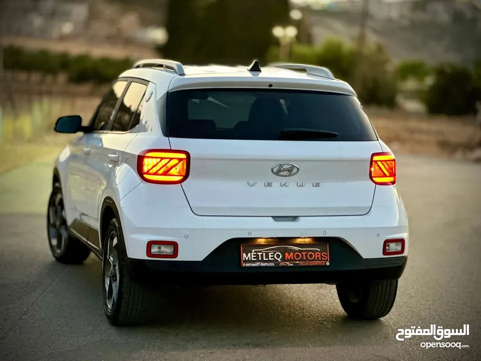 هونداي فينيو 2020 فل مع قتحه .فحص نخب نخب .ماتور 1600. كاش فقط .بنزين. .اتماتيك