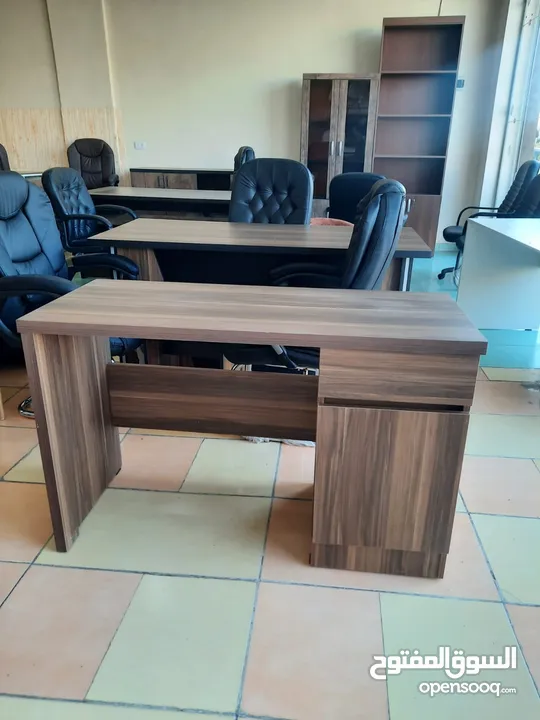 مكتب للدراسة عدة الوان +كرسي مع توصيل مجاني داخل عمان