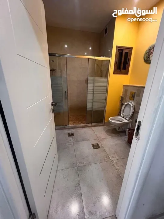 أستوديو مفروش للايجار قرب دوار الساعه
