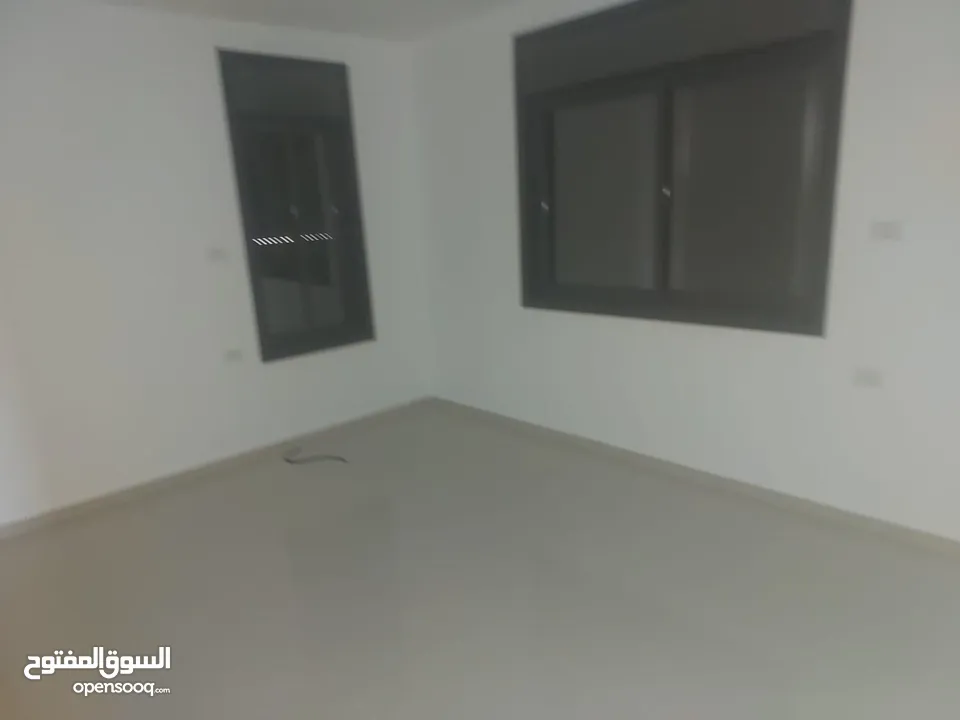 شقه مدخل خاض خلف مستشفى رام الله