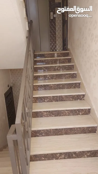 شقه / للبيع //جبل الزهور