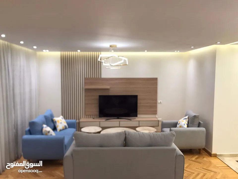 Luxurious Apartment For Rent شقة فاخرة للإيجار