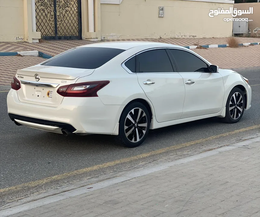 للبيع سيارتين نيسان التيما SR 2018 و 2016 SV