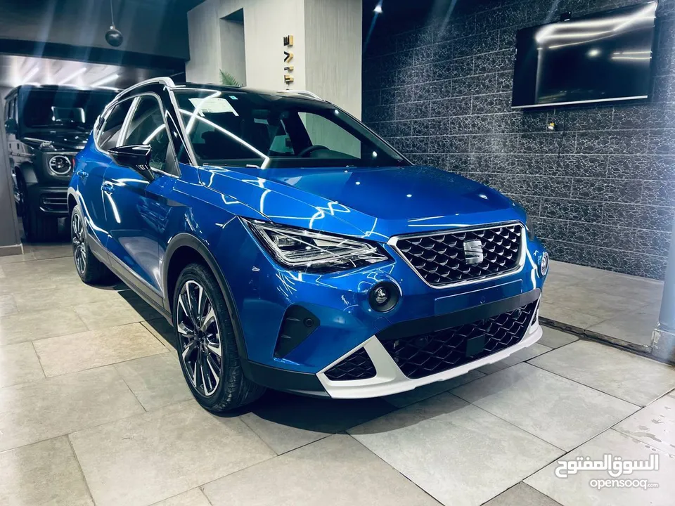 Seat  Arona  فئة xperience وكيل  موديل 2025  ازرق فرش اسود