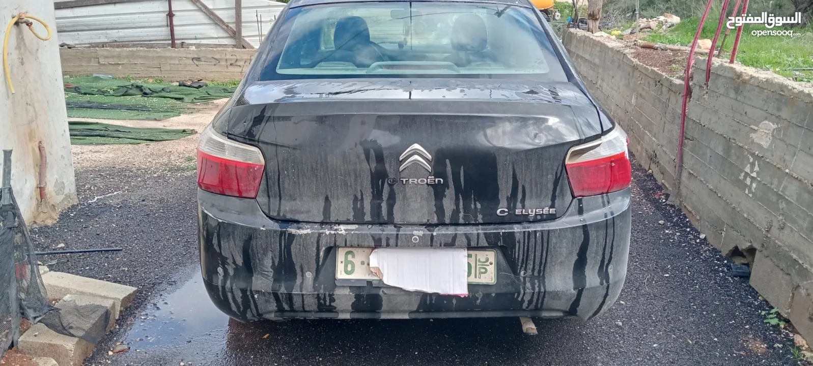 للبيع بسعر مغري جدا جدا ستروين اليزية يد اولى المالك الاول بالرخصه لون اسود دهان شركه خدوش عادية ب