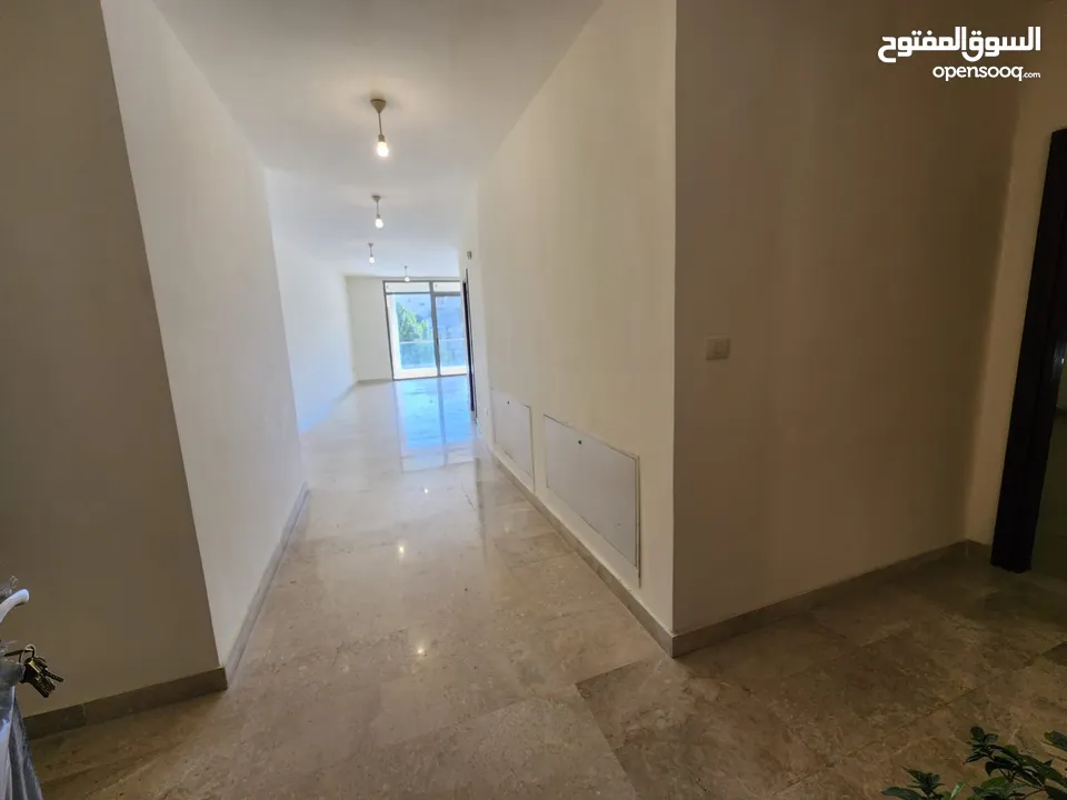شقة فارغة للبيع في منطقة الدوار الرابع ( عدد 4 ) ref : 14340