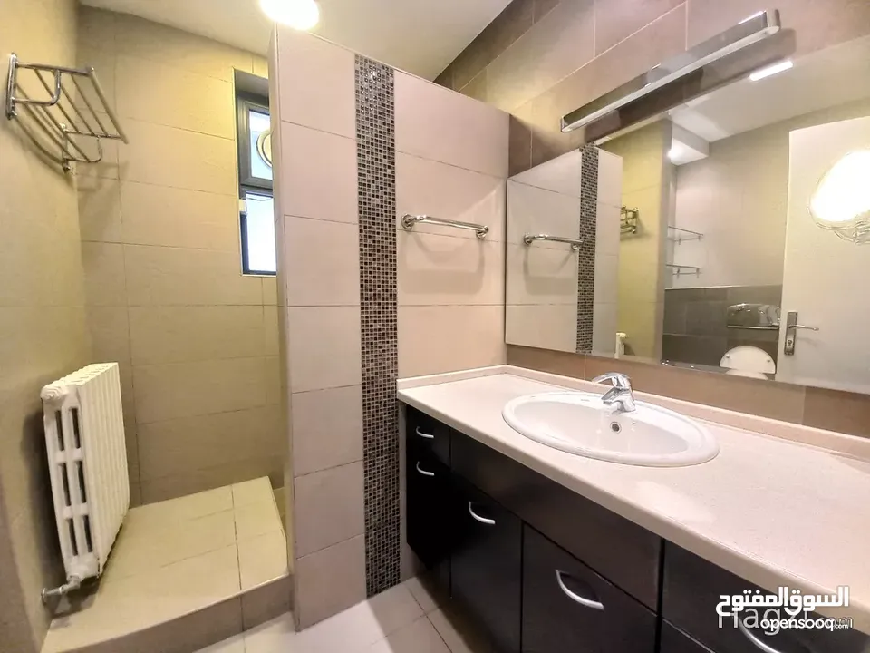 شقة شبه مفروشة للإيجار في عبدون  ( Property 32904 ) سنوي فقط