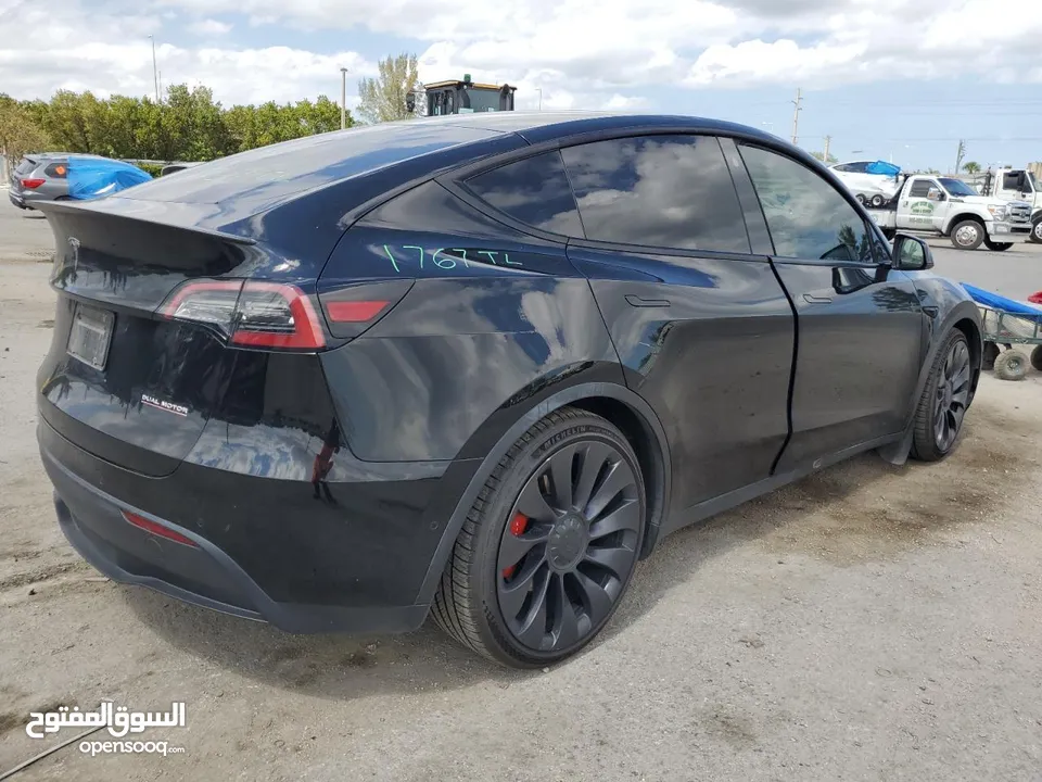 Tesla Model Y 2022 Performance اتوسكور 86 +B  تقليدي 4 جيد أقساط بدفعة 3999 دينار