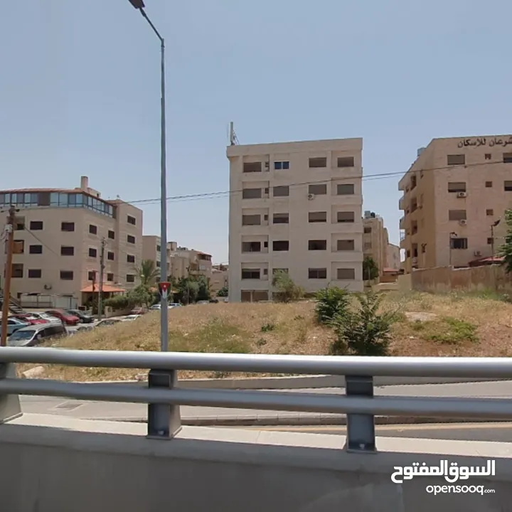 أرض تجارية للبيع في منطقة الشميساني – مساحة 771 متر مربع – تقع على شارعين، أحدهما الشارع الرئيسي