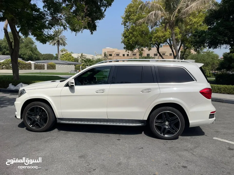 Mercedes GL500 AMG, GCC Spec, Full Option, Full Original Paints, Rear Entertainment