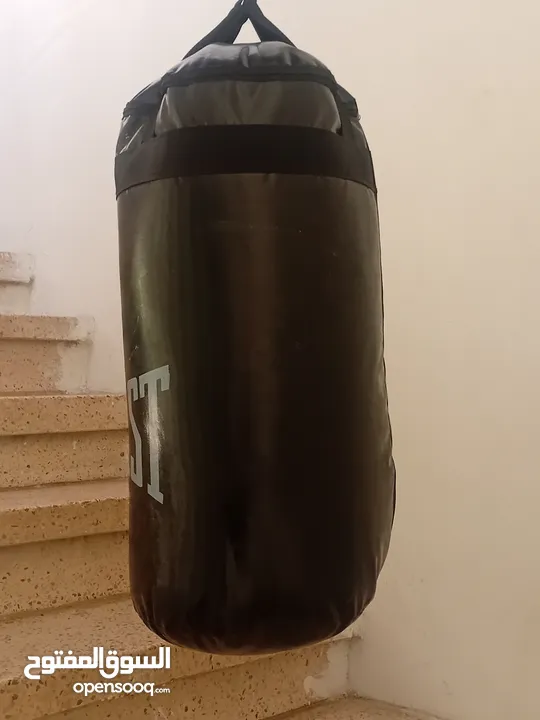 بسعر حرق كيس ملاكمه +كفوف ملاكمه