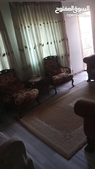 شقة طابق ثالث مقابل وزاره الصحه للبيع