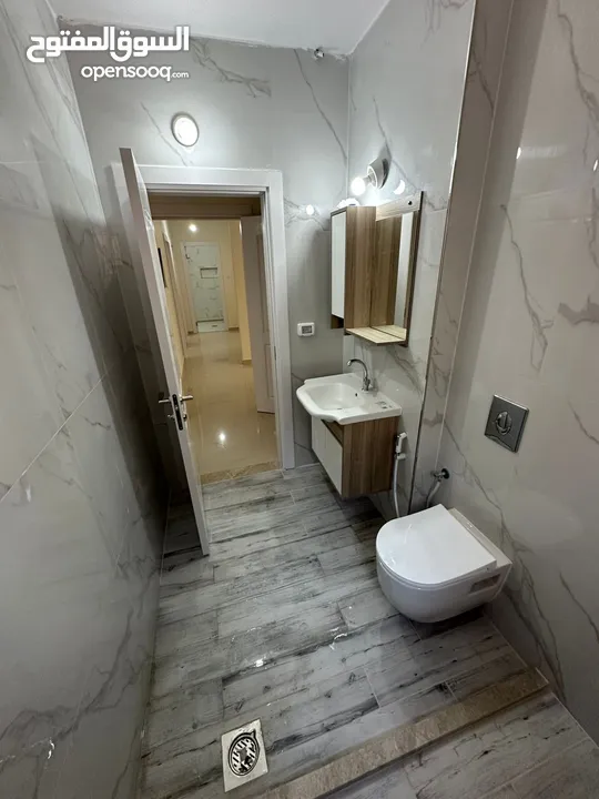 ثلاث غرف غير مفروشة للإيجار