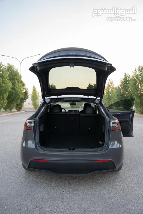 بحالة ممتازة أستعمال عائلي مع تظليل و غرافين حراري  Tesla model y 2022 تيسلا موديل y